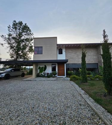 Finca de Lujo en Rionegro -30 min Airport -1 hr Guatapé