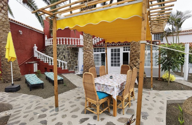 Appartement Unter Palmen Icod' mit Seeblick, privater Terrasse und Wi-Fi