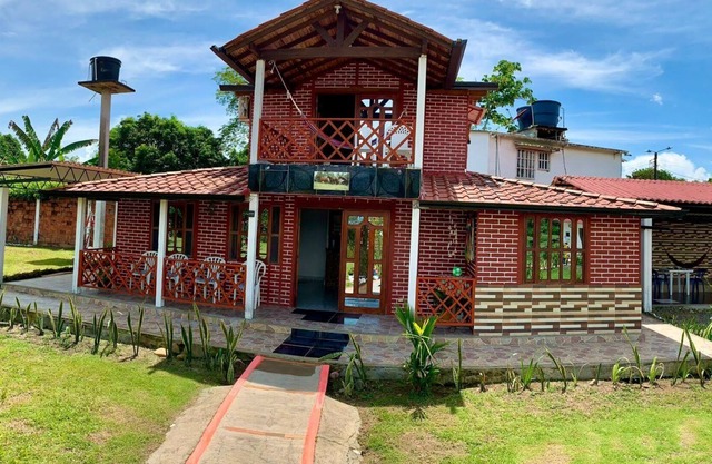 Finca Privada con Casa en Madera Tipo Chalet, !a 15 min del Centro!