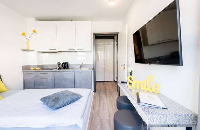 Feines & kleines Design-Apartment für 1 Person mit eigener Terrasse + Parkplatz!