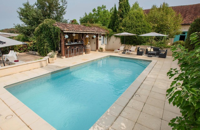Schöne kleines Ferienhaus mit Gemeinschaftspool