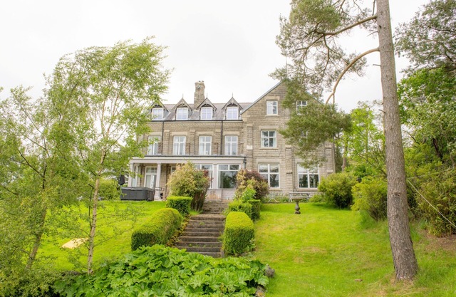 Finest Retreats | Evergreen Manor