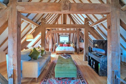 Finest Retreats - The Loft at Brackley Town Hall
