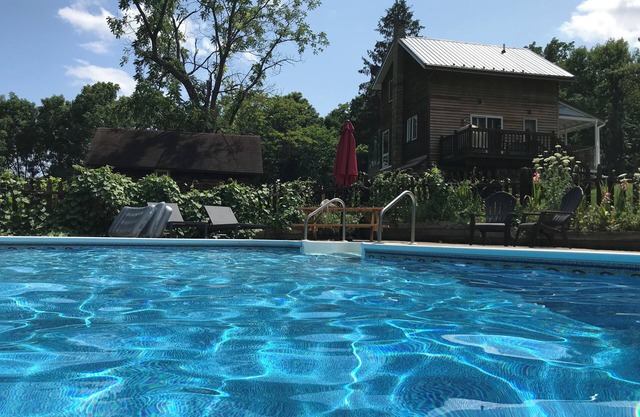 Finger Lakes Chalets – Cozy Après Ski Retreat! 4-Miles from Bristol Mountain!