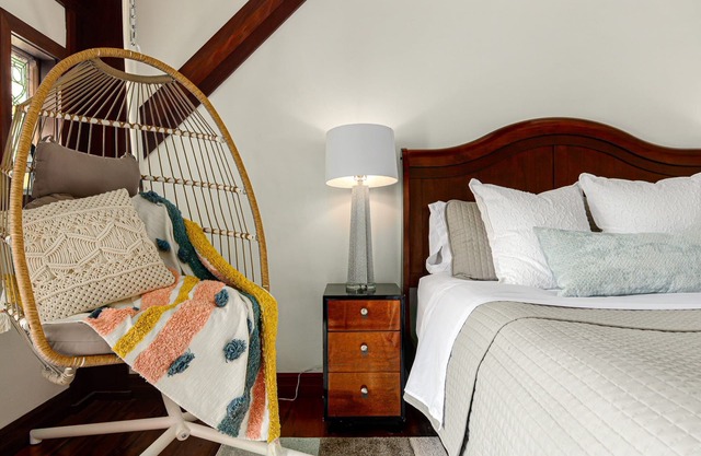 Finger Lakes Cottage at New Park - sleeps up to 4, dog friendly