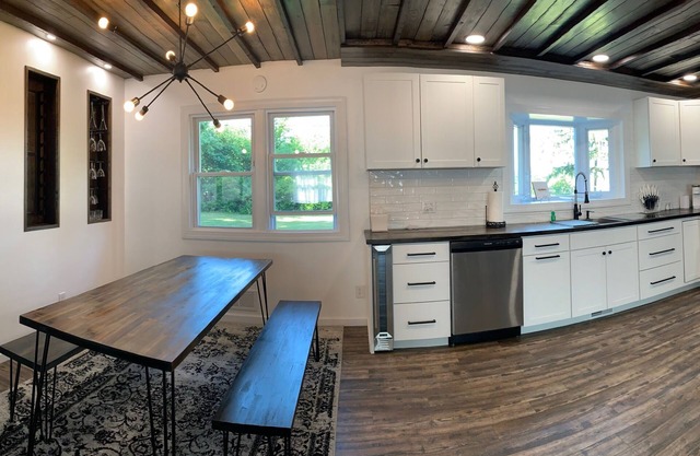 Finger Lakes Wine Trail 2 Master Suite Bedrooms
