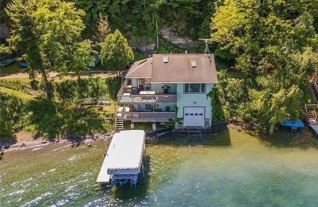 FingerLakes- Owasco Lake Escape