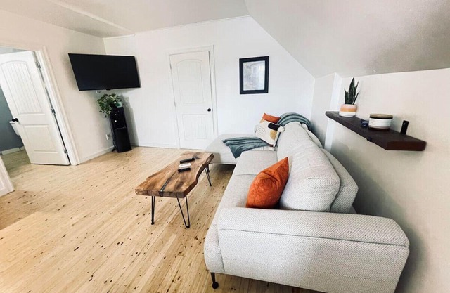 Finn's Studio Suite Apartment, Alma, Fundy Park