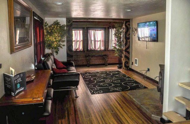 Fiore del Lago - Cozy Farmhouse near Bear Lake - Pet Friendly!