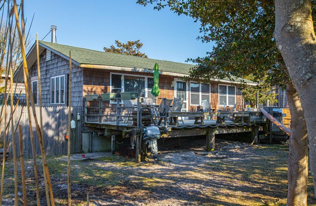 Fire Island Home w/ Guest Cottage in Atlantique