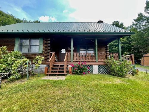 Fire Pit, Bbq & Sprawling Lawn Elk Point Cabin