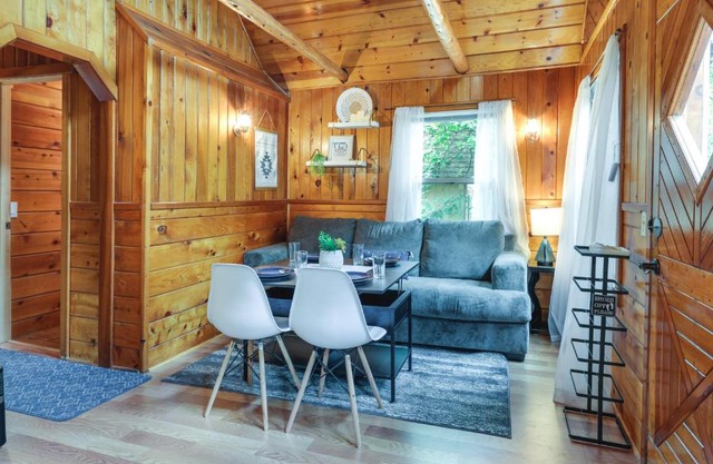 Fire Pit, Deck and Grill Cozy Twain Harte Cabin!