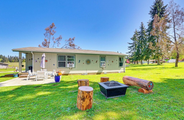Fire Pit + Patio: Peaceful Port Angeles Escape!