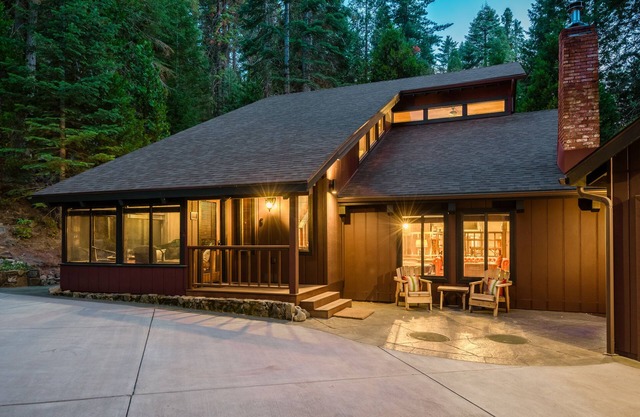 Firefall Lodge - Neu !!! Tadelloses Zuhause, 3 km vom Yosemite-Nationalpark entfernt.
