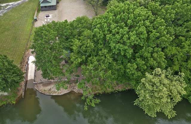 Firefly @ Lazy River Retreat auf dem Mt. Fork River Broken Bow OK für 6 Personen