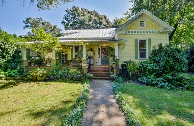 Firefly Garden - Urban family friendly Oasis near campus!