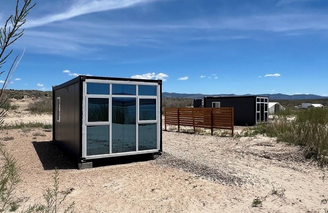 Immerse Yourself in Nature's Beauty, Lakeview Pod on a Pristine Sandy Shore!