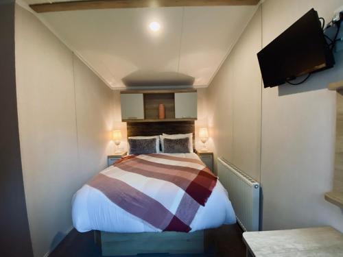 FIRS BORDEAUX - Beautiful Devon Cliffs Caravan