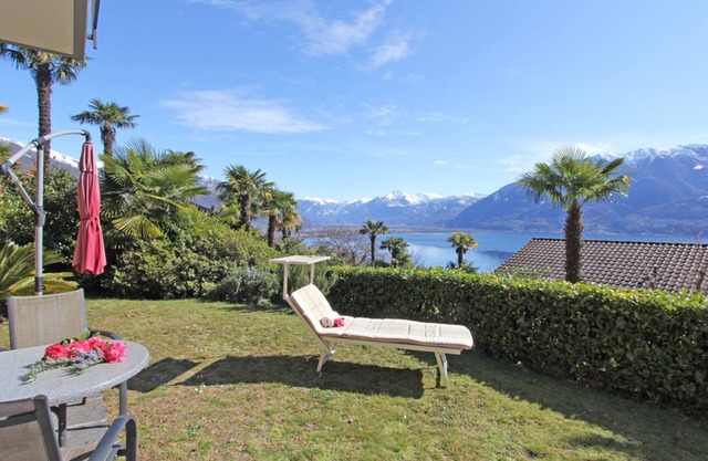 Parterrewohnung mit eigenem Garten in kleiner Residenz oberhalb Locarno.