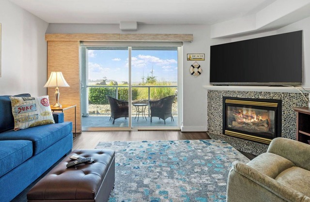 First Floor Condo near the Bayfront!