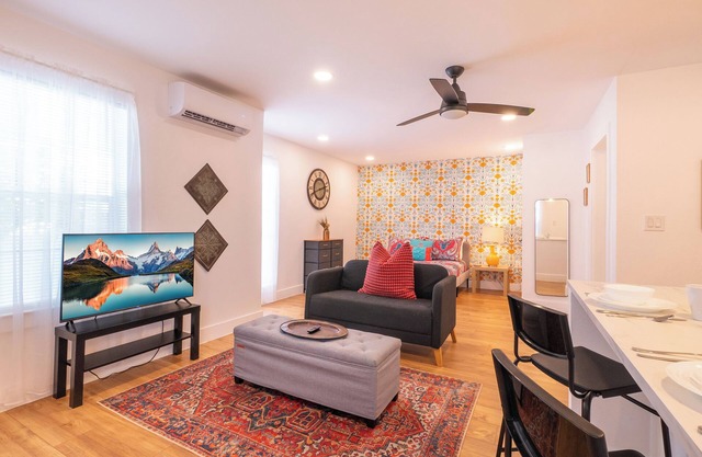First Floor Private Studio Minutes from Lackland