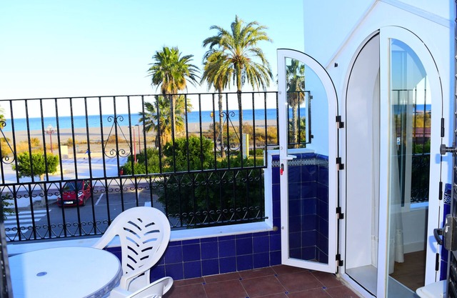 BEACH FRONT ROYAL APARTMENT im Wohngebiet, WIFI