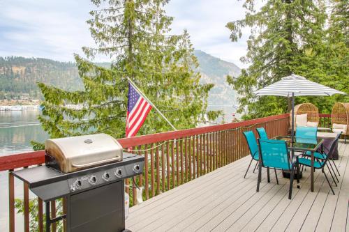 Fish and Swim Lake Pend Oreille Gem with Hot Tub!