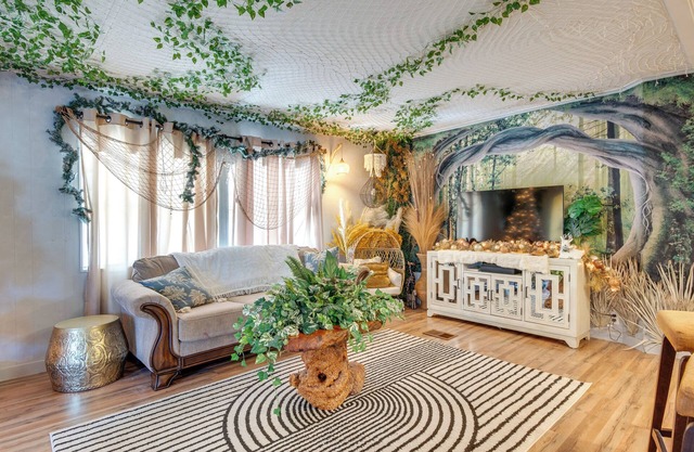 Fish & Boat: Riverfront Apt w/ Canoe in Edgewater