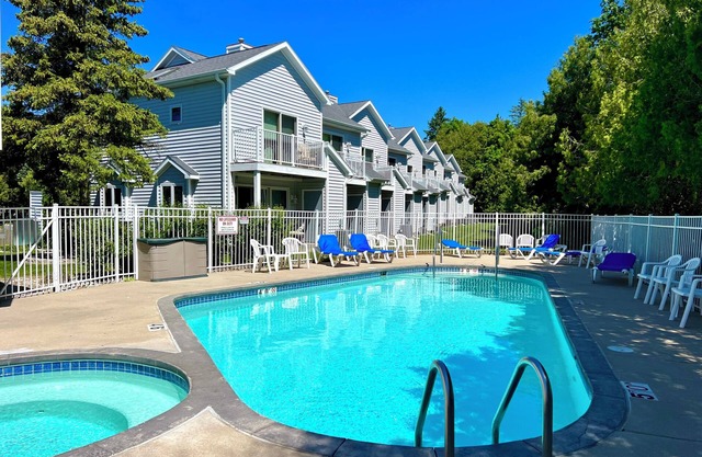 Hilltop Retreat Fish Creek, Door County - Half Mile to Peninsula State Park