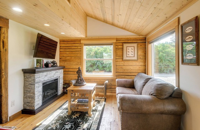 Fish, Hike & Ski: Ririe Retreat w/ Kayaks!