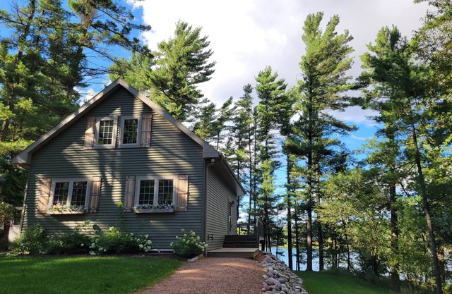 Fish Lake Escape with Hot Tub & Pontoon Rental