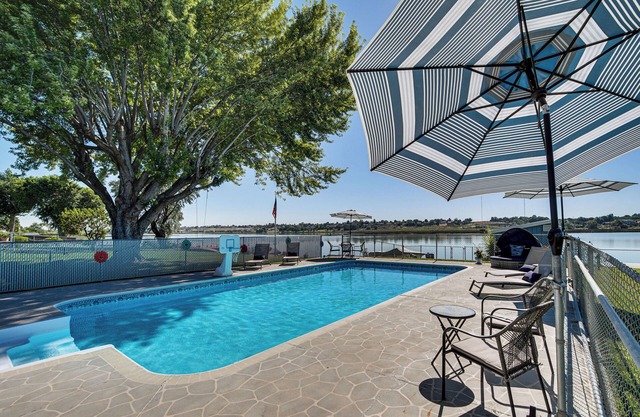 Fish, Swim, Relax: Moses Lake Gem w/ Outdoor Oasis