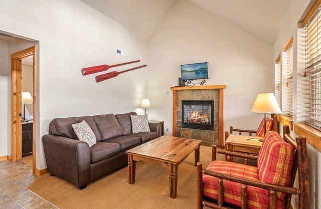 Fish Tales - Courtyard Beach Bungalow