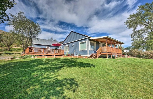 Fisher Springs Home, 12 Mi to Anthony Lake!