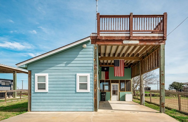Fisherman/woman's Dream, Waterfront 1Bdrm/1Bath Home
