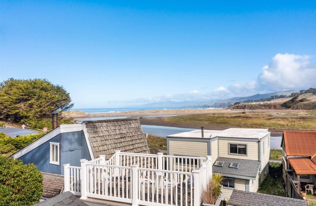 Fishermans Cottage-Walk to Beach!Magical Irish Fishing Cottage in Bodega Bay!