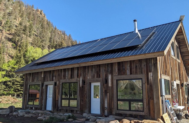 Fishing, Trails and Outdoors abound around this cozy reatreat
