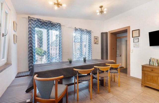 Monteurunterkunft 'Alte Münze' mit 3 Schlafzimmern, 3 Bädern und Parkplätzen