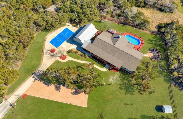 Fitzhugh Lodge | Hill Country Retreat | Pool, Gameroom, Pickleball & More