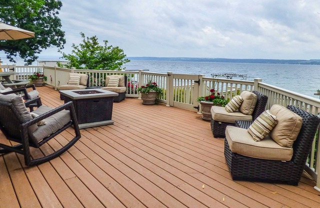 Five Gates: Paradies am See! Seneca Lake Luxusvilla!