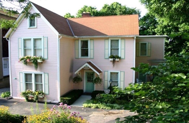 Fünf-Zimmer-Suite in ruhiger viktorianischer Nachbarschaft, in Gehweite zur Innenstadt.