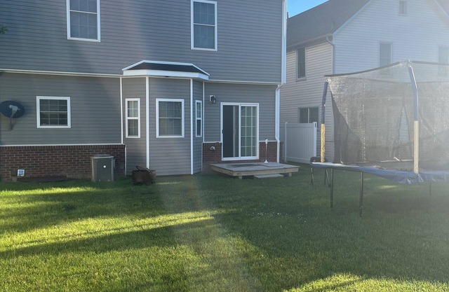 Five star 3 bedroom newly constructed home with pool table
