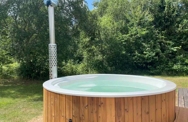 Fjord, sea and spa - large plot with shelter