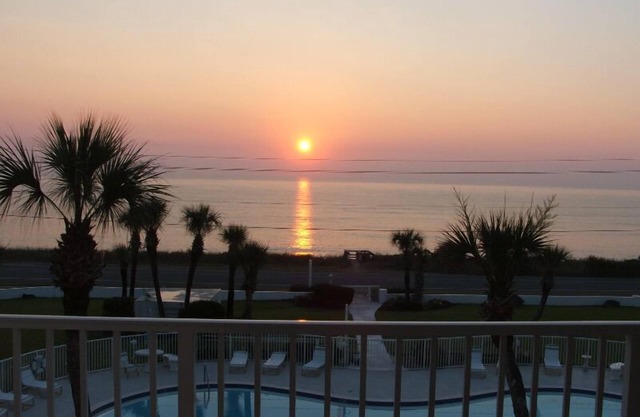 Flagler Beach Oceanfront Townhouse nur wenige Schritte vom Strand entfernt! LBTR # 13212
