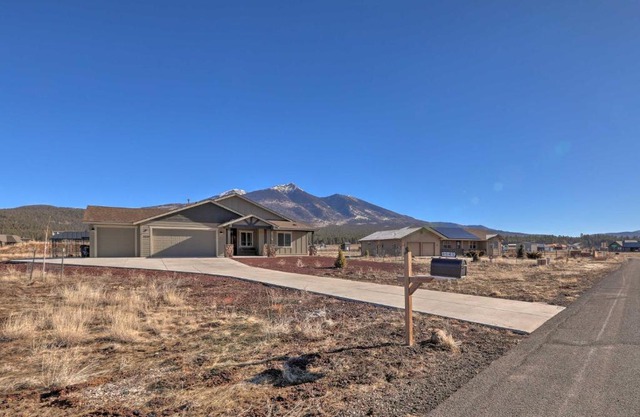 Flagstaff Home with Views - Near Arizona Snowbowl!