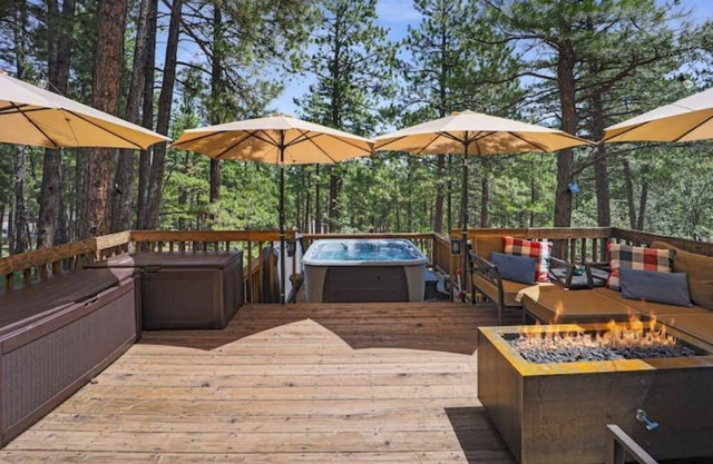 New Listing! Hot Tub, A/C, Game Room & Close to Downtown! Beautiful Forest View!