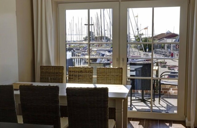 Apartment 3 mit Sauna, Balkon und Yachthafenblick