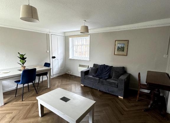 Flat in Salisbury City Central
