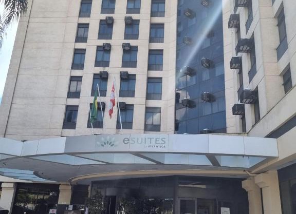 Flat lindo com vista em frente ao aeroporto de Congonhas - H806