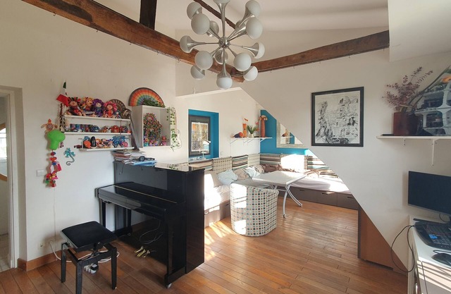 Family-Wohnung 130 m2 im Dachgeschoss ruhigen Quartier Latin